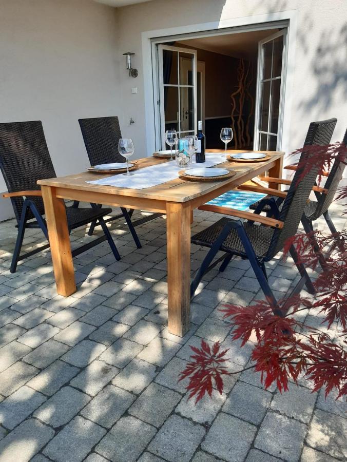 Stilvolles Apartment "Romantic" Neukirchen vorm Wald ภายนอก รูปภาพ